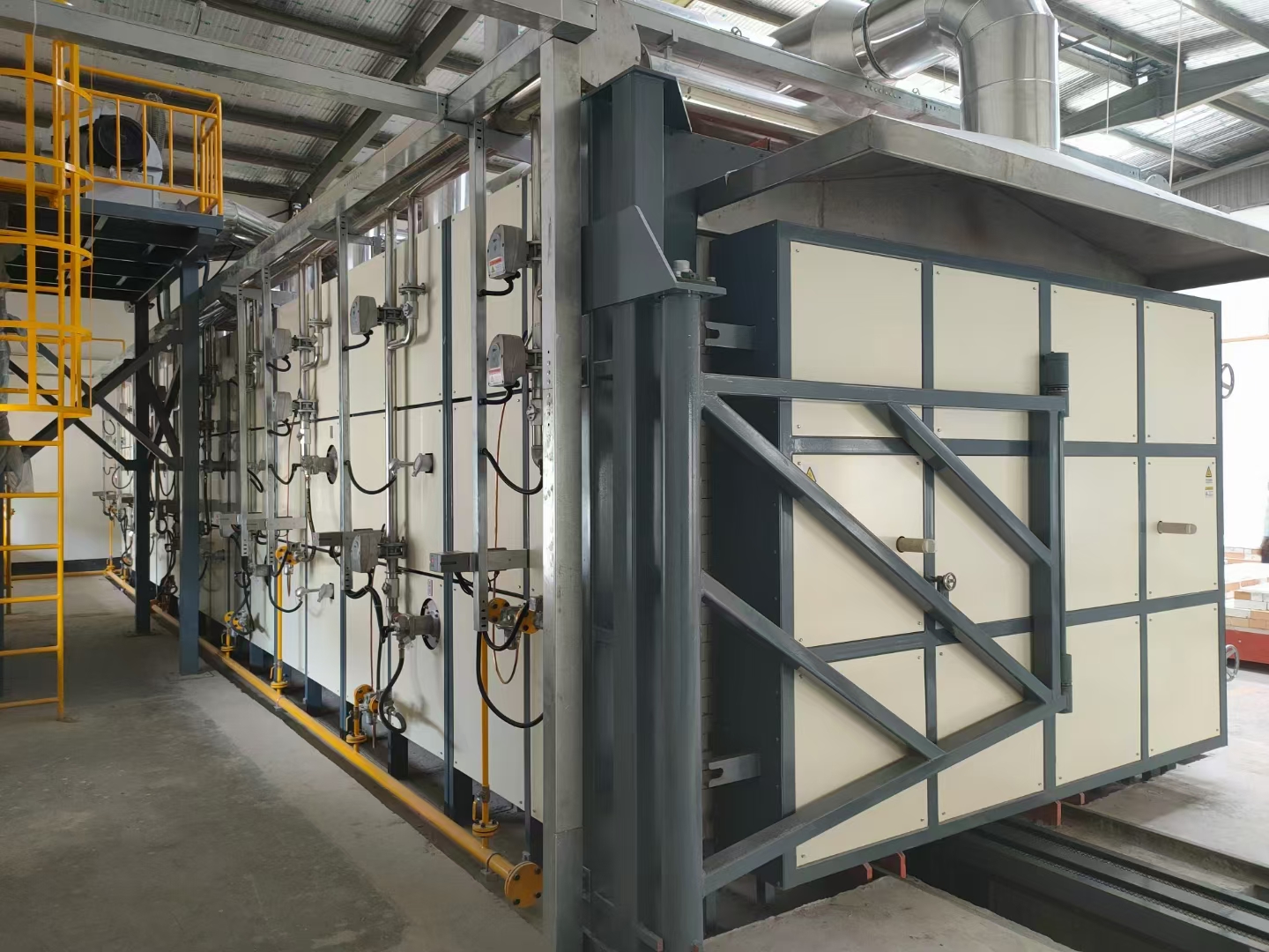 1650℃高温燃气梭式窑